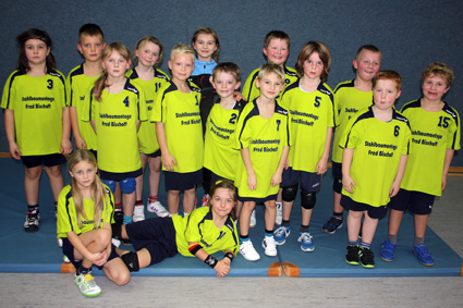 Die männlichen und weiblichen Minis der TSG Calbe beim Turnier am 23. November 2013 in Westeregeln. | Foto: Tilman Treue